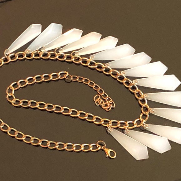 3/$40 VTG Y2K Gold Chain/Faceted Semi-Opaque Milky Acrylic Dangles Necklace - Picture 11 of 13